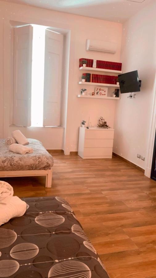 I Gironi Di Dante Apartment เนเปิลส์ ภายนอก รูปภาพ